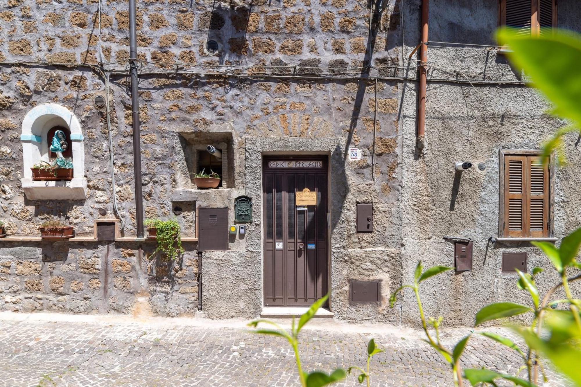 Radici Etrusche Sutri Hotel Buitenkant foto